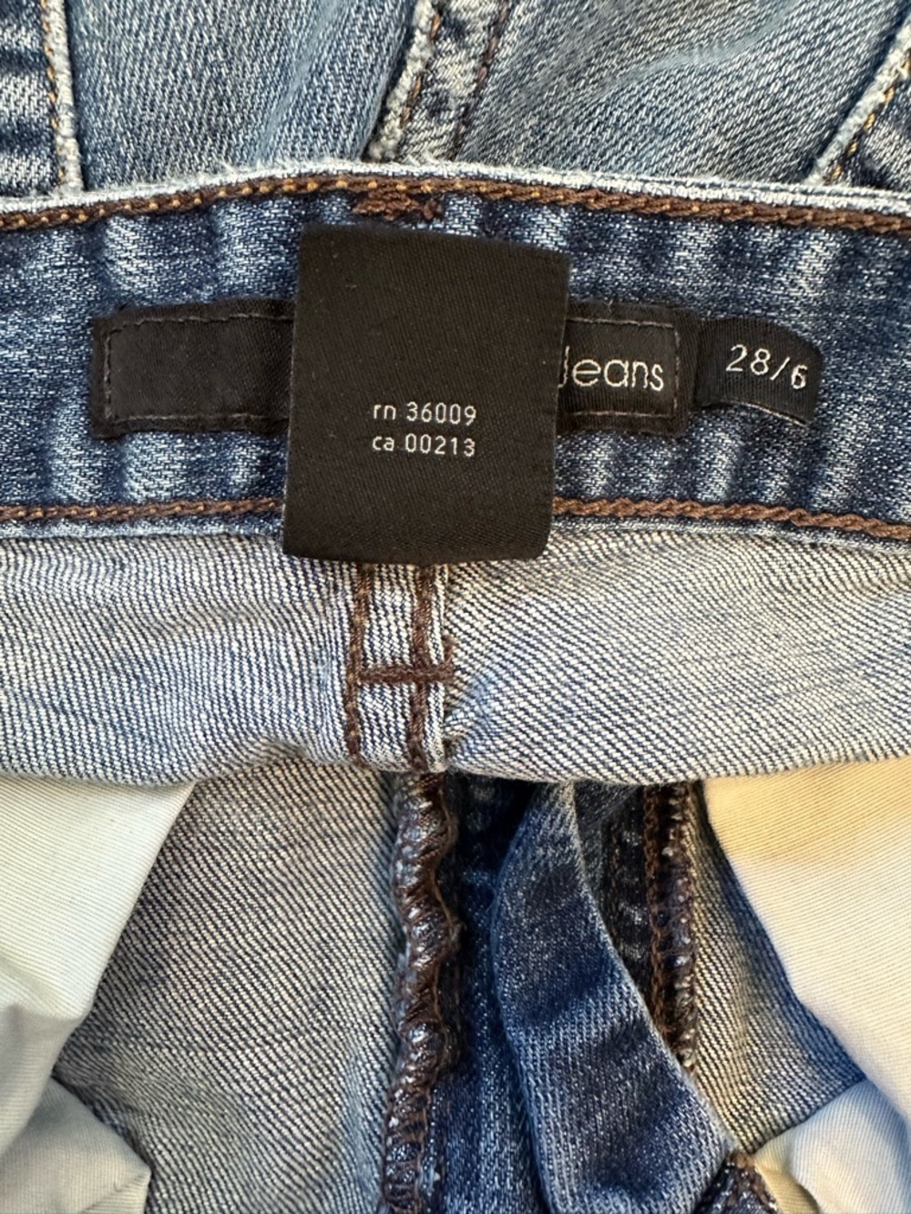Calvin Klein Vintage Woman’s Straight Leg Cotton Jeans Size 28/6 - Picture 4 of 9